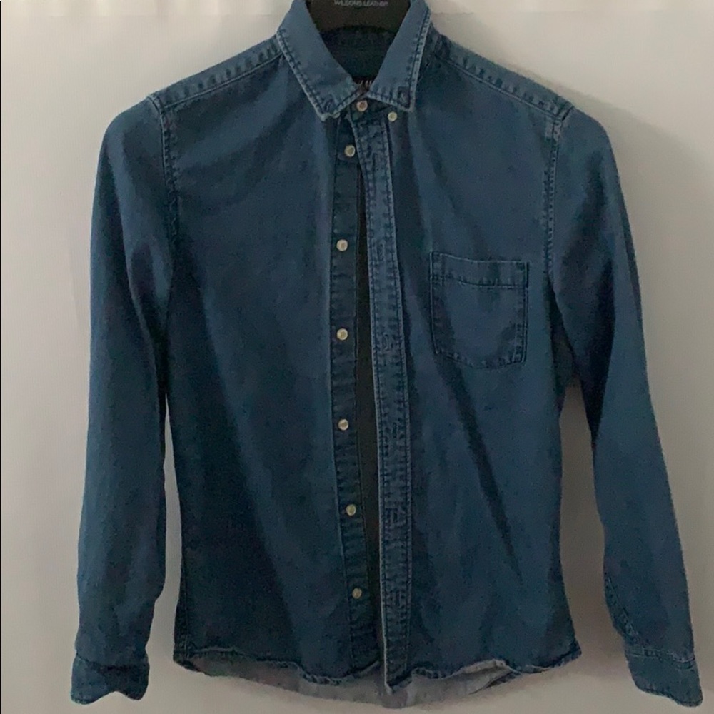 H&M men’s classic denim button down